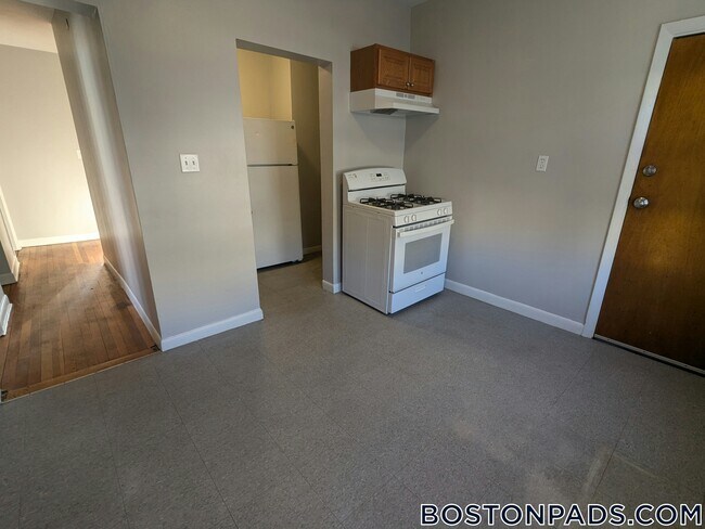 Photo - 130 Talbot Ave Unit 6
