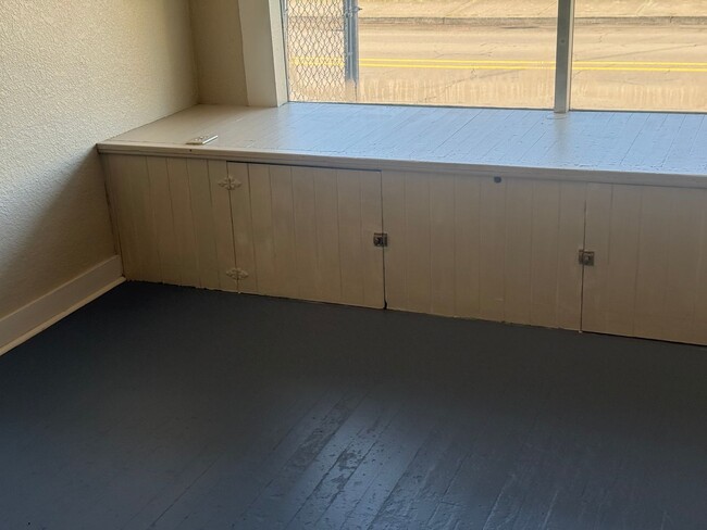 Photo - Rare opportunity to lease a versatile mixed-use property in the heart of Milwaukie!