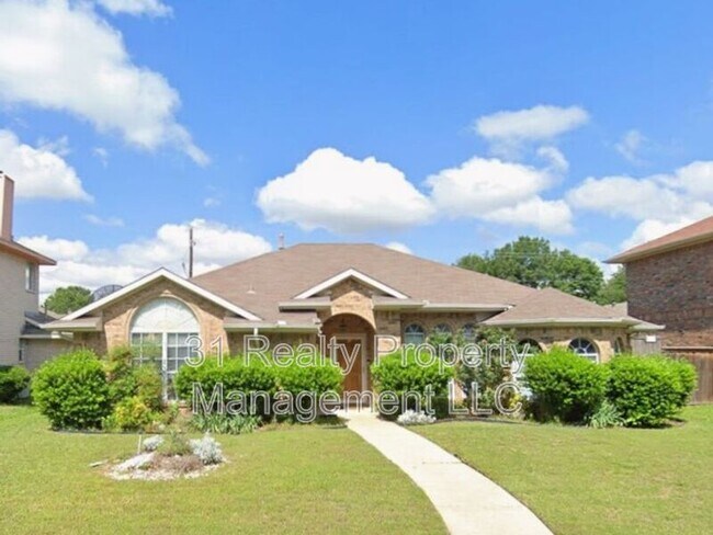 Building Photo - 1304 Rosewood Ln