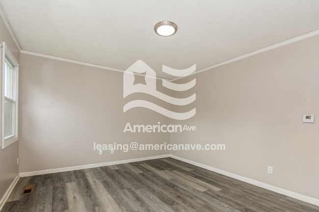 Photo - 1412 Guenther Rd