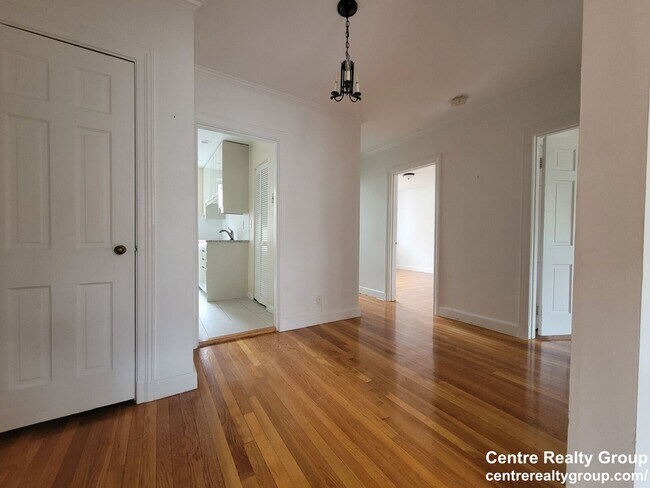 Photo - 76 Strathmore Rd Unit #6