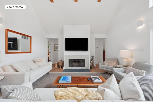 Photo - 55 Hildreth Ln