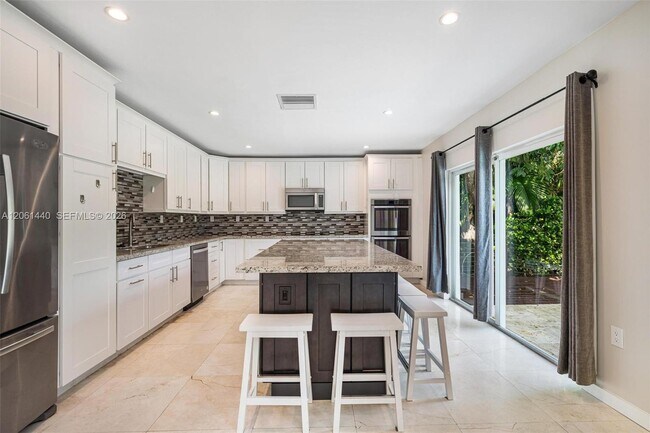 Photo - 739 Blue Rd