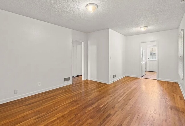 Photo - Delightful Updated 1-bedroom unit. Unit 4515