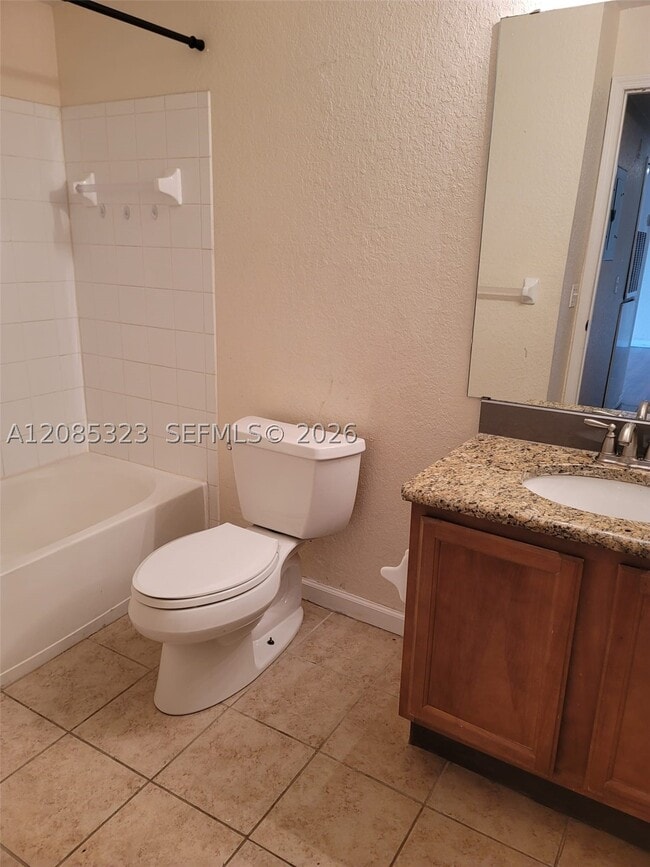 14049 Fairway Island Dr