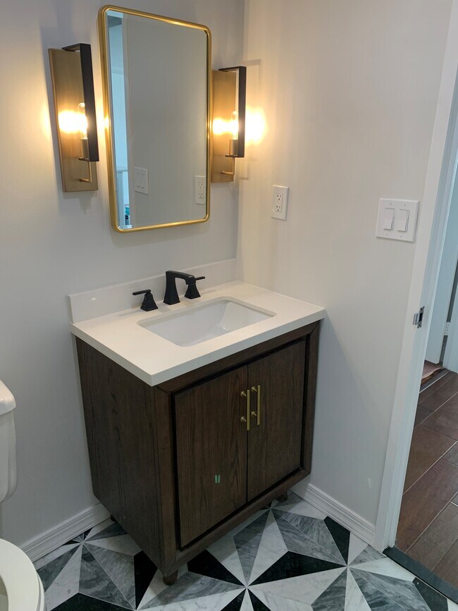 Bathroom - 7000 Boulevard E Unidad 36D