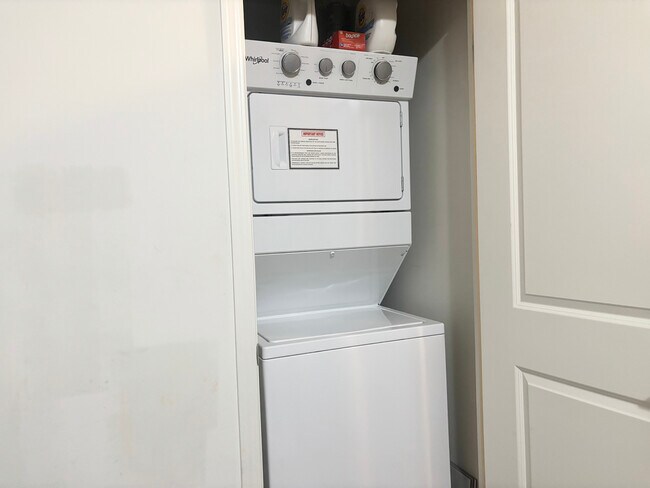 Photo - 1 BED - 1 BATH - MISSISSAUGA - CONDO Unit 901