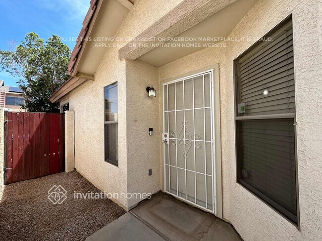 Photo - 12910 W Holly St