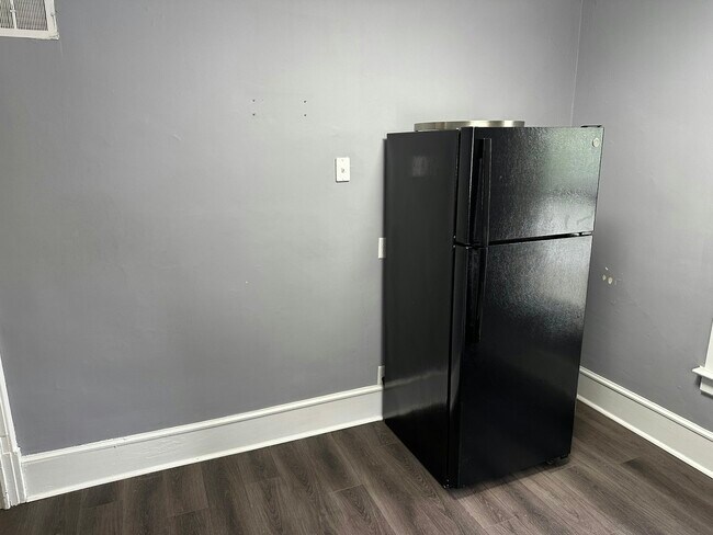 Photo - 811 W Edwards St