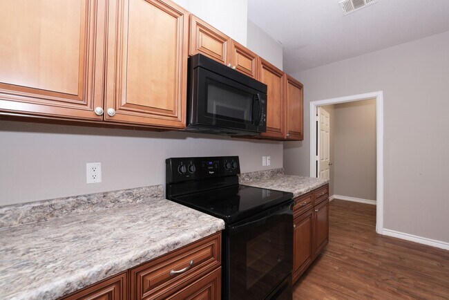 Photo - 204 S 13th St