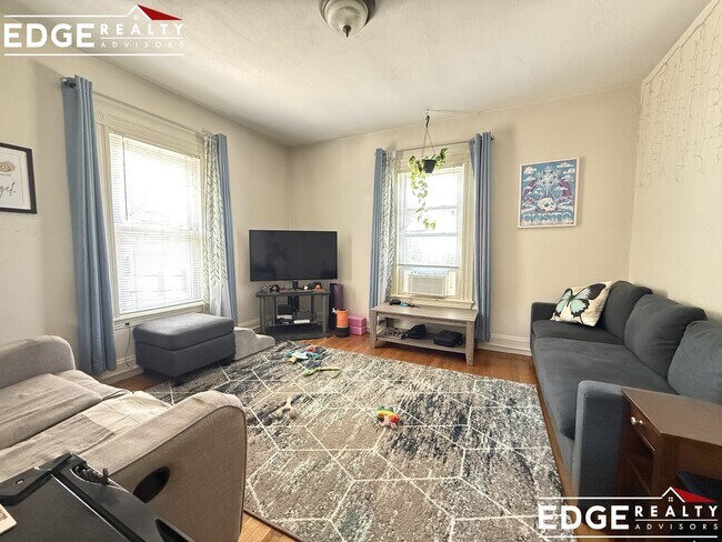 Photo - 27 Peaceable St Unit 2