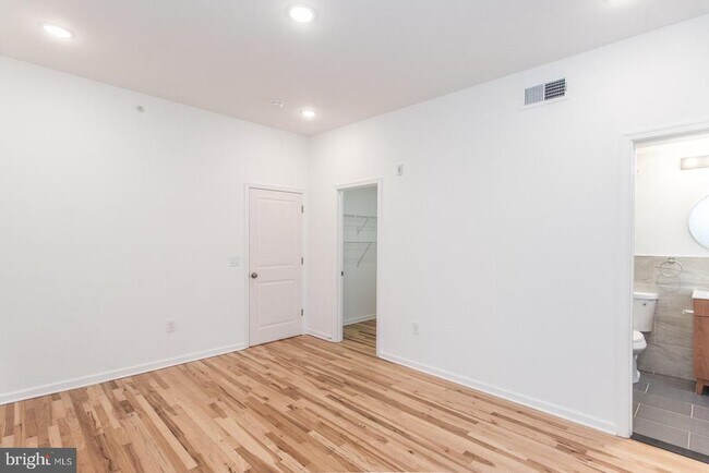 Photo - 315 N Preston St Unidad 102