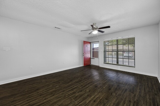 Photo - 7110 Tudor Ln Unit 7161 Tudor Lane