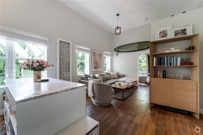 Building Photo - 1521 Lenox Ave. Unit 302 Rental
