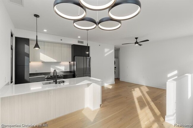 Building Photo - 1642 Bagley St Unit 20 Rental