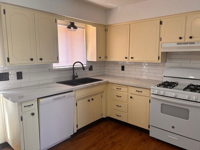 Photo - 3713-3719 S Shady St Unit 3717