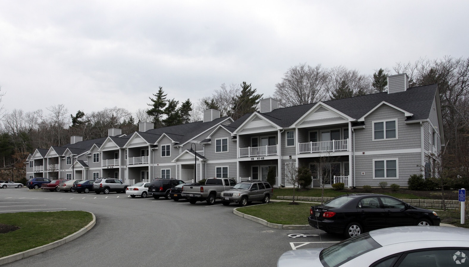 Ledgewood Commons - Ledgewood Commons Apartments