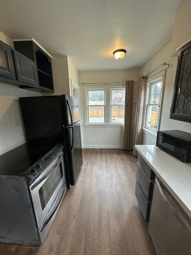 Photo - Downtown Remodeled Kent Home with fenced yard!