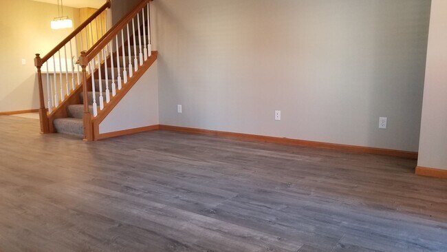 Photo - Spacious End Unit Townhouse