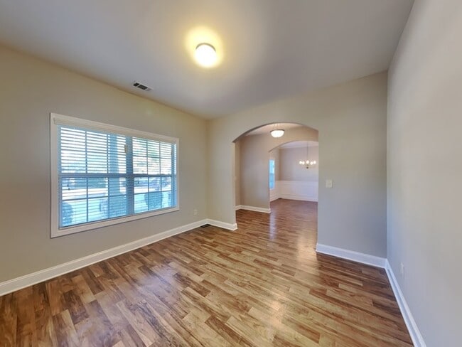 Photo - 2906 Dolostone Way