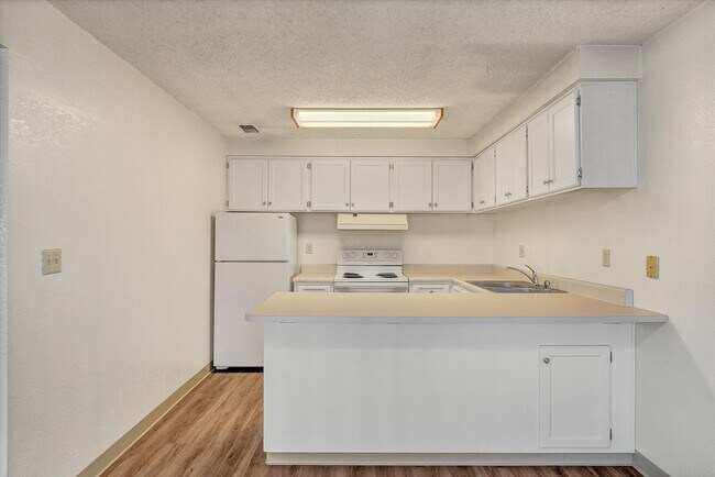 El Sereno Apartments