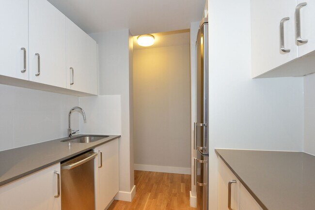 Photo - 230 Oak St Unit 1008