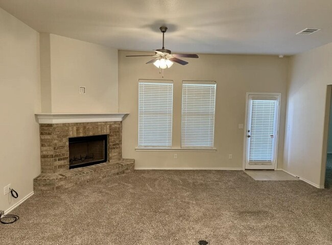 Photo - 7046 95th St