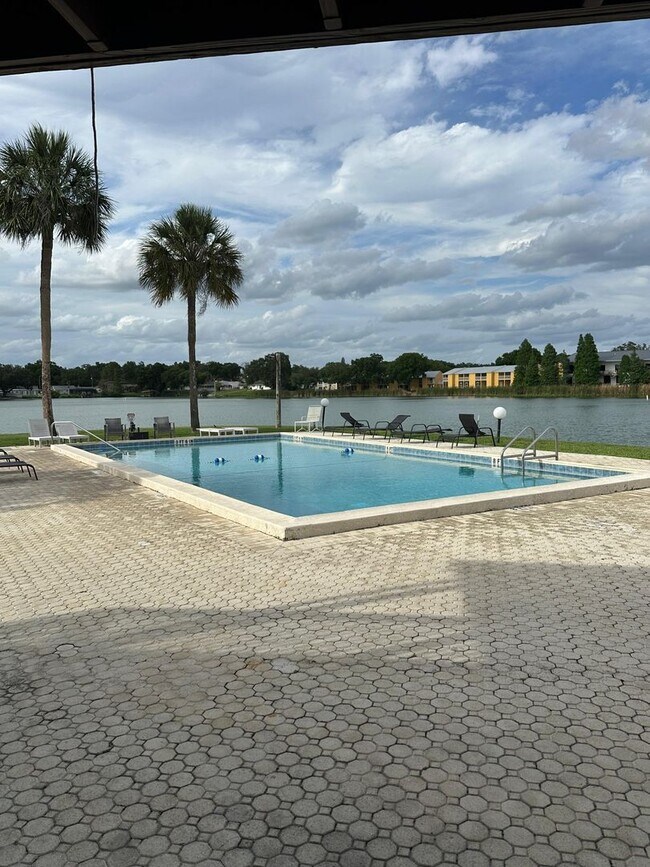 Building Photo - Lake Bentley Shores Condo for Rent | 2 Bed | 2 Bath Unit K9