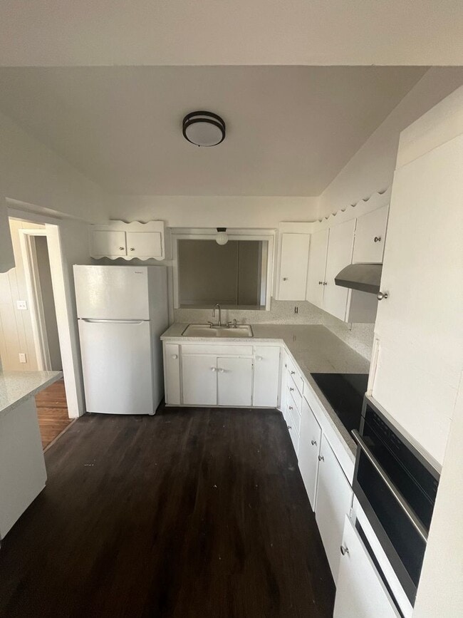 Photo - 267 E 54th St N