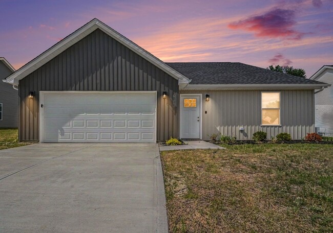Building Photo - Relaxing 4BR Home in Peaceful Neighborhood