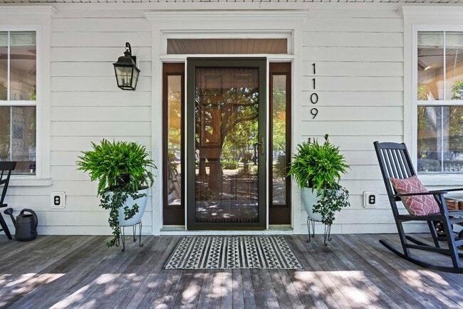 Photo - 1109 Sabrina Cir