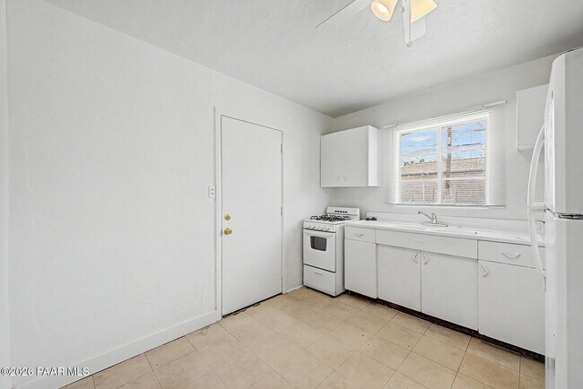 4650 E 17th St Unit 1/2
