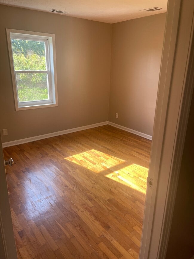 Building Photo - 2140 Lower Brownsville Rd Rental