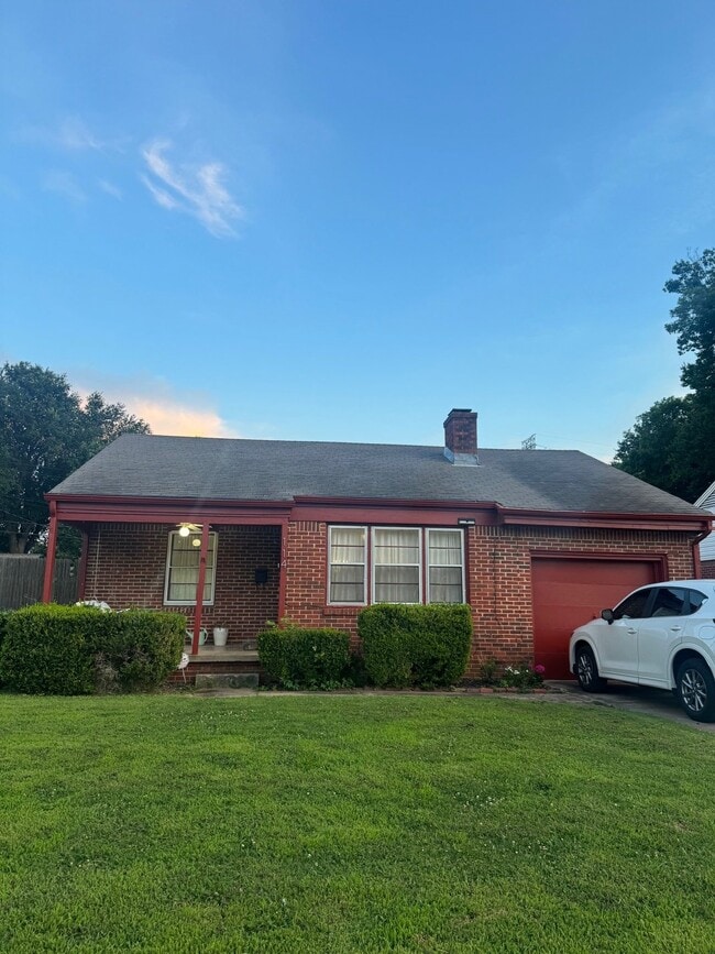 Photo - 114 E 35th St