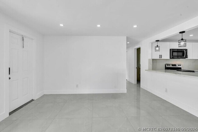 4156 SW 49th Ct
