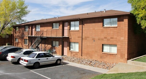 Raintree Apartments, Student Housing - Raintree Apartments, Student Housing
