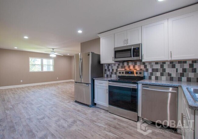 Photo - 2331 Peachwood Cir NE