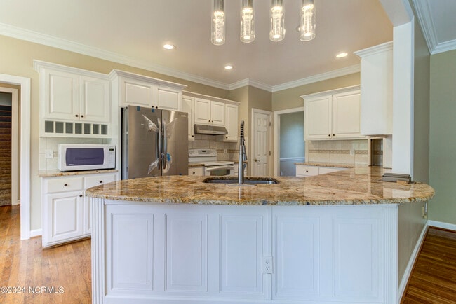 Photo - 3128 Braemar Ln