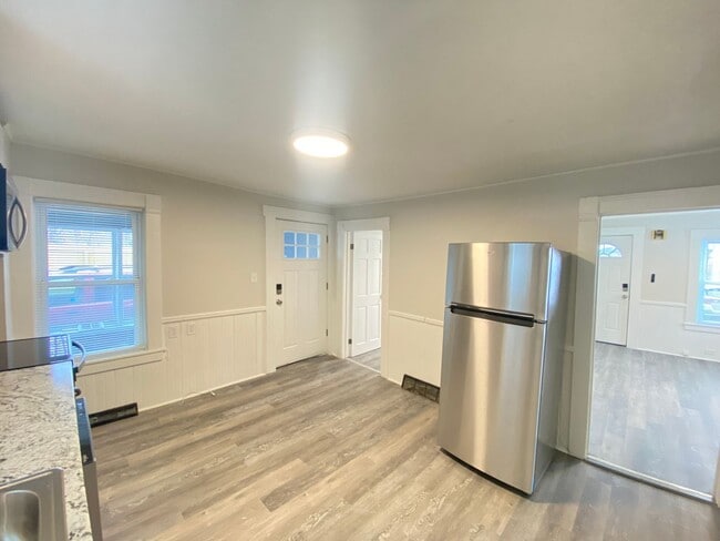 Photo - 8 Parkinson Ct