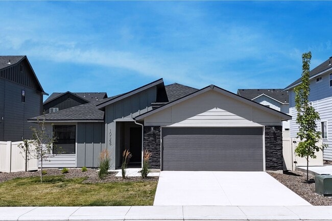 Building Photo - 10546 W Teratai St