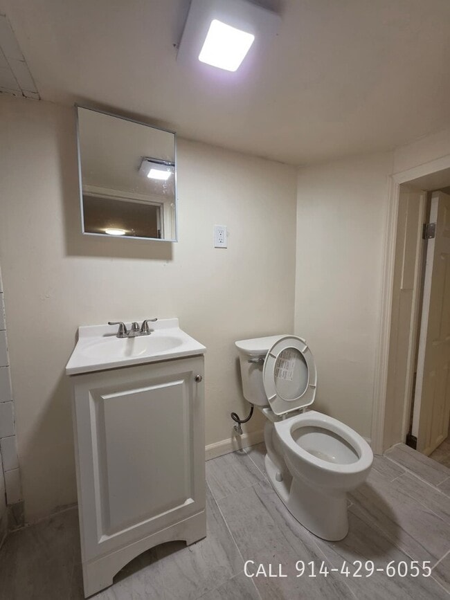 Photo - 104 Oak St Unit 1B