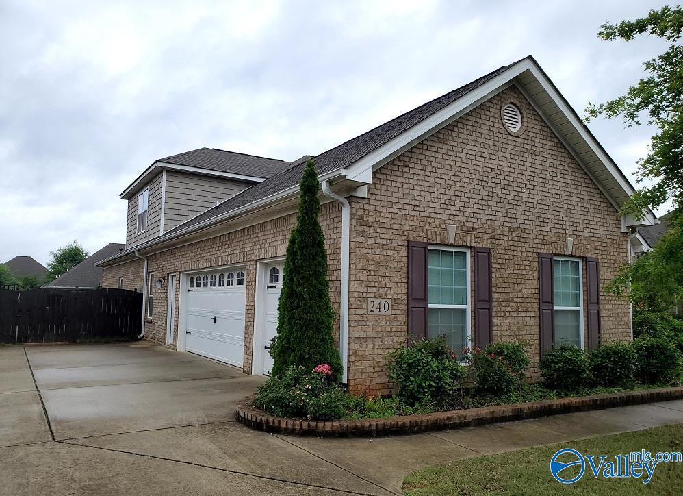 Photo - 240 Heritage Mill Dr