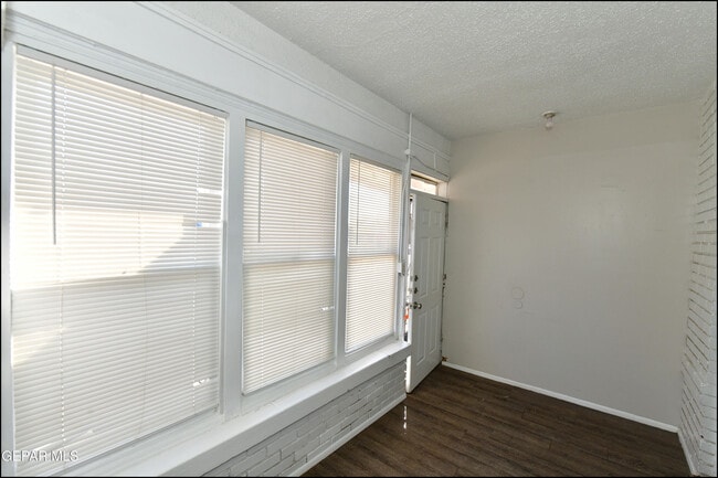 Photo - 3519 Douglas Ave Unit B