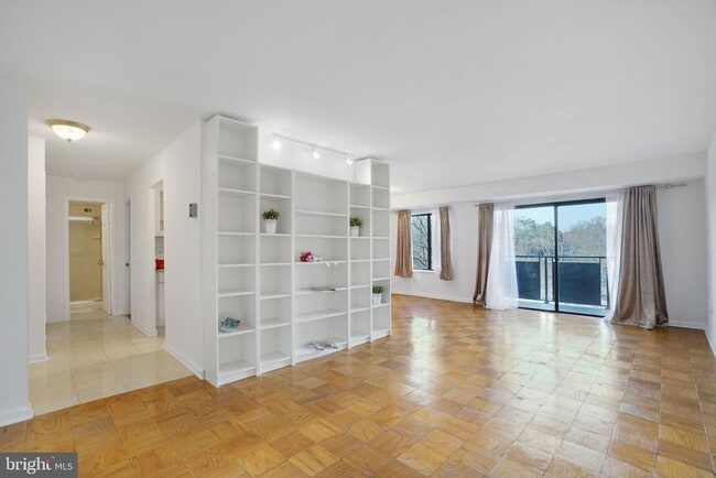 Photo - 3101 S Manchester St Unit 512