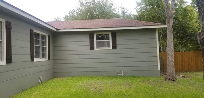 Photo - 513 S La Grange St