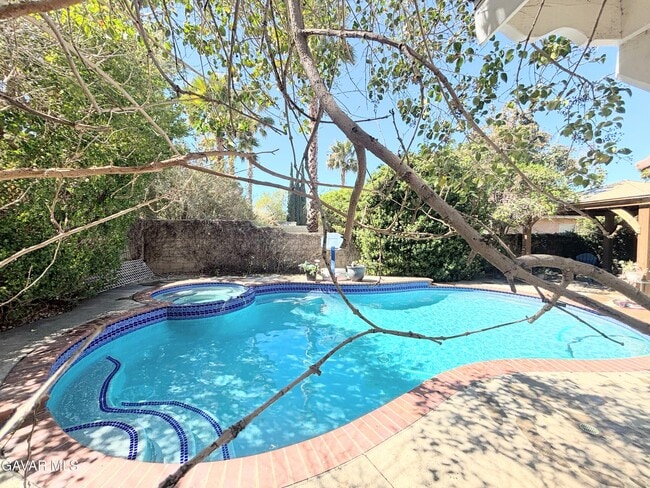 Building Photo - 2658 Paxton