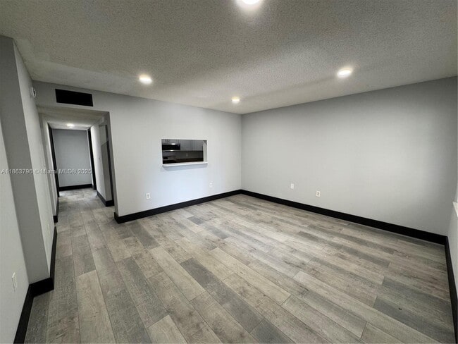 Building Photo - 3300 S Dixie Hwy Unit 204 Rental