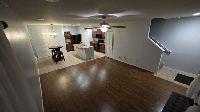 Photo - 4630 Chatterton Way