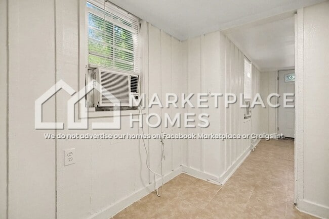 Photo - 1975 4th St