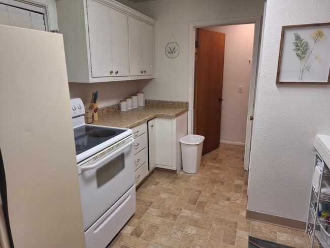 Photo - 3204-3216 Busch St Apartment Unit 3208
